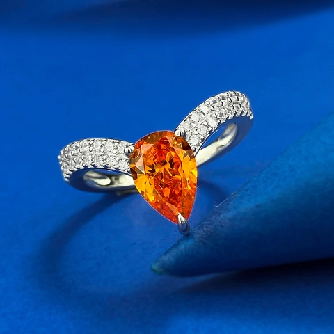 925 Sterling Silver Pear Cut Fanta Orange Rhinestone Ring Fashion V-Shaped Inlaid Ring For Women Elegant Jewelry Gift