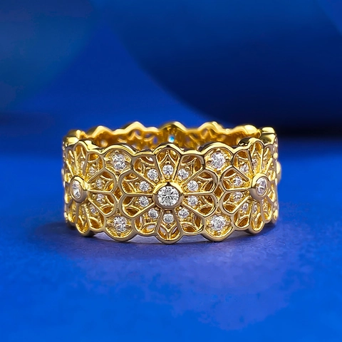 Anello a Fascia Larga in Argento Sterling 925 con Fiori Traforati Oro Placcato Pavé di Strass Gioielli di Lusso per Donna