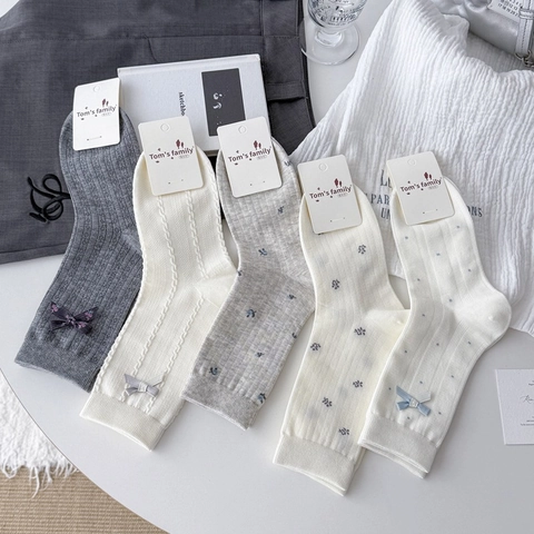 Women's Korean Casual Cotton Crew Socks With Sweet Bowknot Ribbed Knitted Floral Embroidery Breathable Mid-calf Socks For Daily Wear