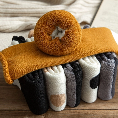 Chaussettes en Coton Épaissi Patte de Chat pour Femmes Chaudes Chaussettes en Boucle Hiver Bord Roulé Dessin Animé à Rayures