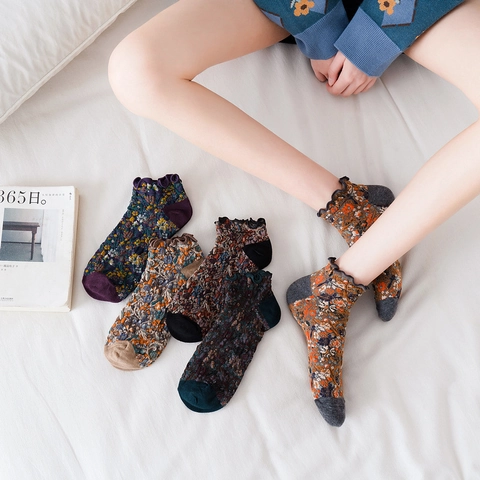 Women Retro Floral Cotton Socks Ruffle Trim Vintage Pattern Knitted Crew Socks For Casual Daily Wear Comfort Ankle Socks