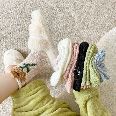 Women Thick Coral Fleece Floor Socks Winter Warm Fuzzy Sleeping Socks Floral Graphic Patterns Cozy Soft Home Legwear