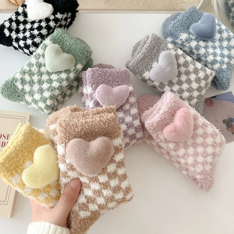 Women Winter Thick Polyester Coral Velvet Socks Cute Checkerboard Pattern Mid Calf Socks With Plush Heart House Floor Socks