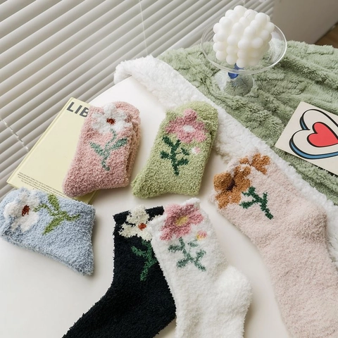 Women Thick Coral Fleece Floor Socks Winter Warm Fuzzy Sleeping Socks Floral Graphic Patterns Cozy Soft Home Legwear