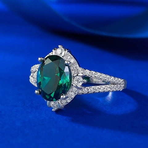 Luxurious 925 Sterling Silver Emerald Green Oval Rhinestone Ring For Women Elegant Vintage Halo Inlaid Fashion Jewelry Party Gift