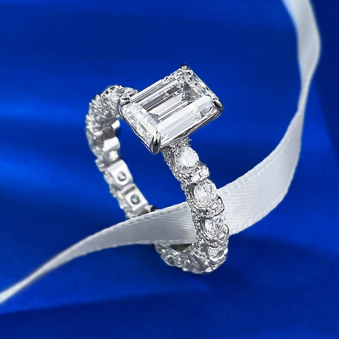 Anello in Argento Sterling 925 Taglio Smeraldo con Strass Bianchi Lussuoso Anello Eternity Band per Donna Gioielli Regalo