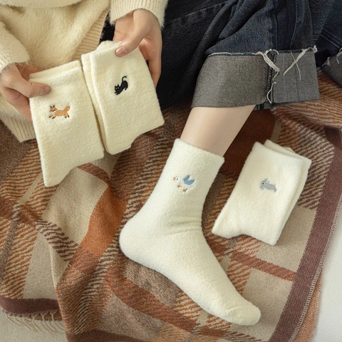 Calze da Notte Pelose Calde da Donna in Nylon Spazzolato con Ricamo Animale Calzini da Pavimento Invernali per Casa
