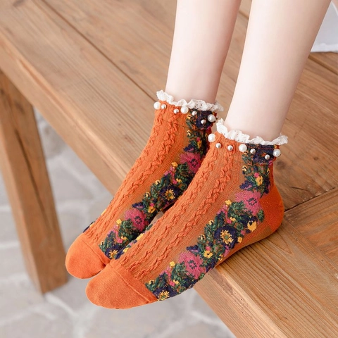 Women Sweet Cotton Socks With Lace Edge And Artificial Pearl Decoration Vintage Floral Embroidery Mid-tube Knitted Hosiery