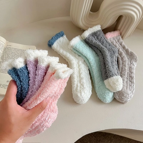 Dames Koraalvlies Verdikte Warme Slaapsokken Japanse Stijl Effen Kleur Antislip Kuitlengte Pluizige Kabelpatroon Sokken