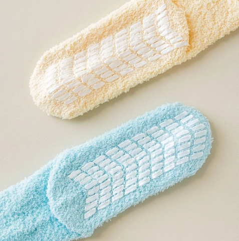 Women's Thickened Coral Fleece Sleep Socks Mid Calf Warm Fuzzy Socks With Anti Slip Grips Solid Color Home Floor Socks