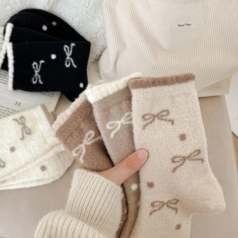 Calzini da Notte in Nylon Caldi Invernali da Donna Calzini Pelosi Ispessiti Con Fiocco e Motivo a Pois per la Casa