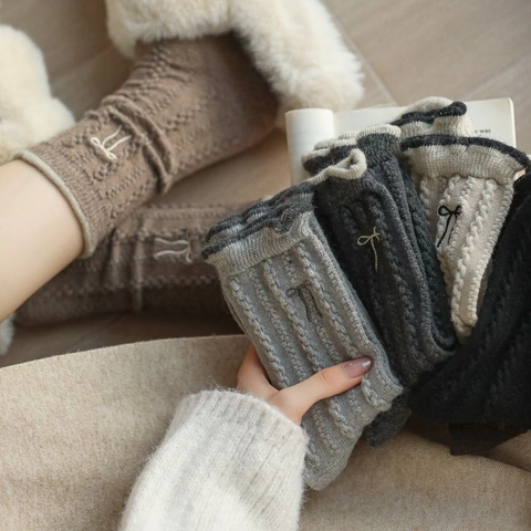 Women Winter Wool Blend Crew Socks Vintage Cable Knit Bowknot Embroidered Thermal Warm Middle Tube Socks For Daily Home