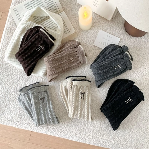 Women Winter Wool Blend Crew Socks Vintage Cable Knit Bowknot Embroidered Thermal Warm Middle Tube Socks For Daily Home