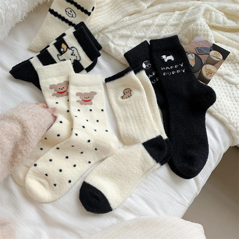 Chaussettes d'Hiver Épaisses pour Femmes en Mélange de Coton Chaud Broderie Chiot Dessin Animé Rayures Pois Chaussettes de Sommeil