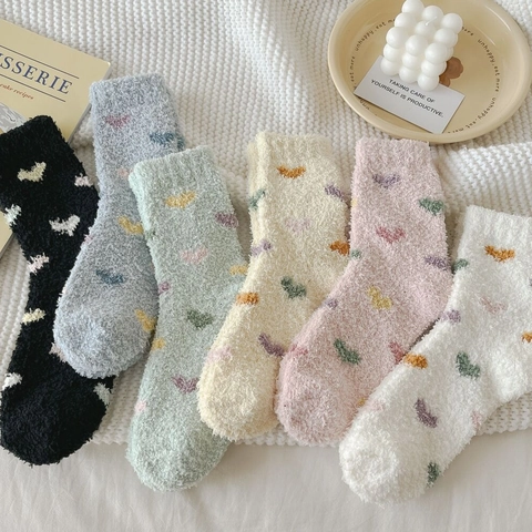 Calcetines Peludos de Mezcla de Tejido Cálido para Mujer Patrón de Corazón Engrosado Calcetines de Dormir de Invierno Suave Acetato Hogar