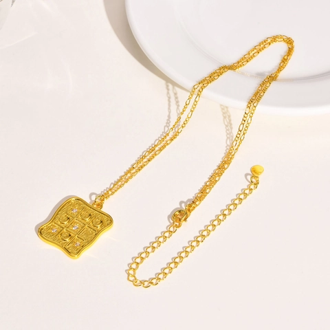 Collana Vintage in Rame Placcato Oro Tic-Tac-Toe Con Ciondolo a Griglia Geometrica Stella Luna in Zirconia per Donna