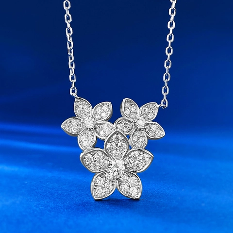 Collana con Ciondolo a Grappolo di Fiori in Argento Sterling 925 da Donna Elegante Catena con Petali Intarsiati di Strass