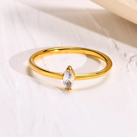 Anello in Acciaio Inossidabile Minimalista con Zirconia Marquise Placcato Oro Impilabile Anello di Fidanzamento da Donna Gioielli