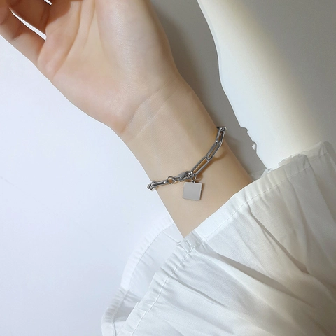 Bracciale a Catena a Graffetta Minimalista in Acciaio Inossidabile Con Piastrina Quadrata Lucida Gioielli Placcati in Oro IP per Donna