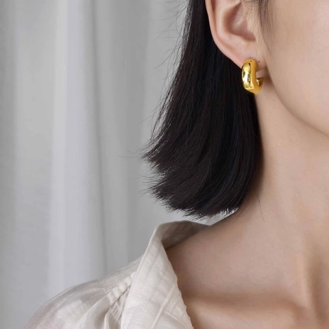 Pendientes de Aro en Forma de C de Acero Inoxidable Minimalistas para Mujer Pulido Brillante Chapado en Oro IP Joyería