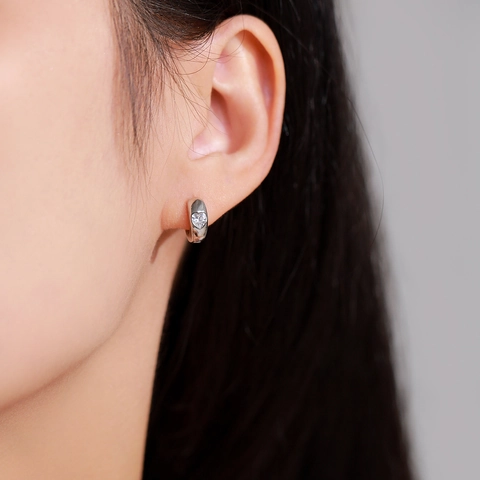 925 Sterling Silver Heart Zirconia Hoop Earrings For Women Minimalist Elegant Silver Huggie Earrings Geometric Jewelry Gift