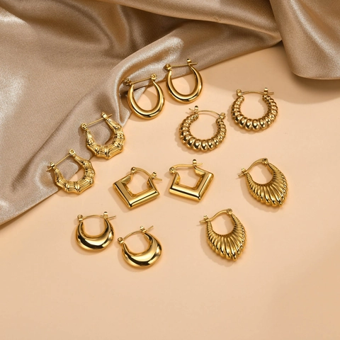 Orecchini a Cerchio in Acciaio Inossidabile a Forma di U con Texture di Bambù per Donna Placcati in Oro 18K IP Geometrici Minimalisti