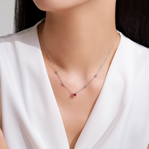 Collar con Colgante de Plata de Ley 925 Circonia Roja para Mujer Cadena de Clavícula Geométrica Elegante con Piedra Brillante Joyería de Lujo Ligera Regalo