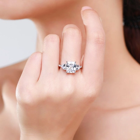 Luxury S925 Sterling Silver Emerald Cut Zirconia Three Stone Ring For Women Radiant Cut Wedding Anniversary Jewelry Ring