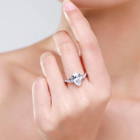 925 Sterling Silver Pear Cut Zirconia Ring Three Stone Water Drop Design Sparkly Bridal Engagement Wedding Ring For Women Jewelry