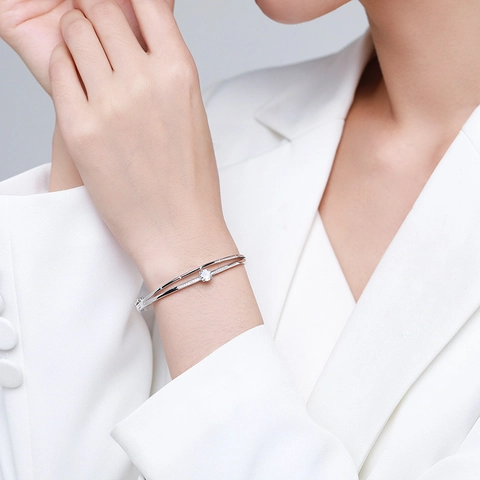 Brazalete de Plata de Ley S925 de Doble Capa con Diamante de Imitación Redondo Pulsera Minimalista Abierta para Mujer Joyas