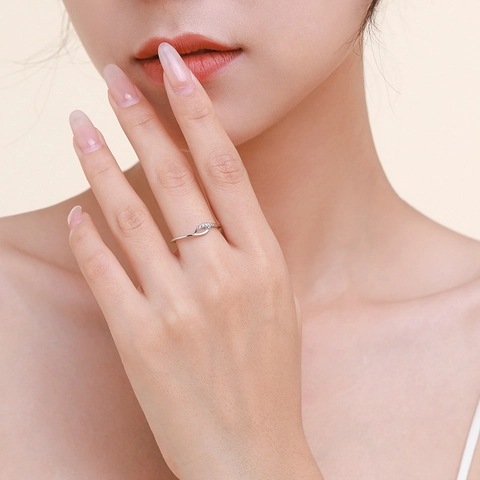 Anello in Argento Sterling 925 da Donna Minimalista con Intarsio in Zirconia Design a Croce Ondulata Stile Coreano Elegante Gioiello