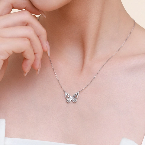 Collar con Colgante de Mariposa de Plata de Ley S925 Circonia Incrustada Cadena de Clavícula Minimalista para Mujer Regalo de San Valentín