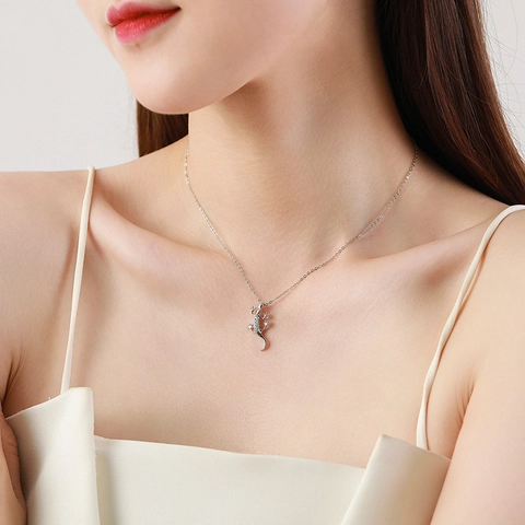 Collana con Ciondolo a Geco in Argento Sterling 925 per Donna con Intarsi in Zirconia Catena Animale Lucertola Gioielli Regalo