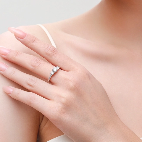 S925 Sterling Silver Three Stone Zirconia Ring For Women Elegant Inlaid CZ High Jewelry Engagement Wedding Band Finger Ring