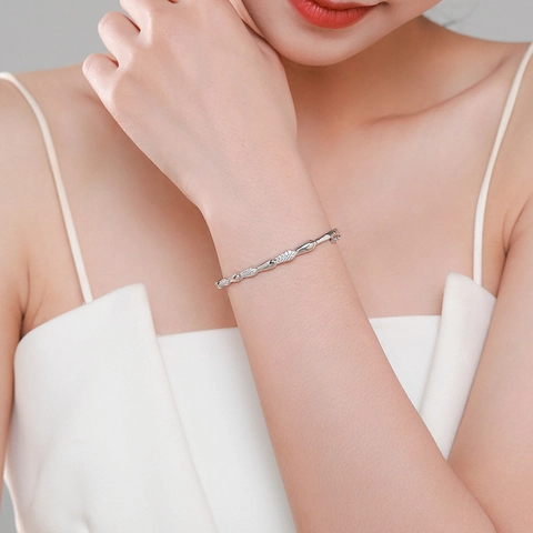Elegantes 925 Sterlingsilber Tränen Armband Für Damen Mode Strass Eingelegt Armreif Pendeln Party Schmuck Geschenk Silberfarben