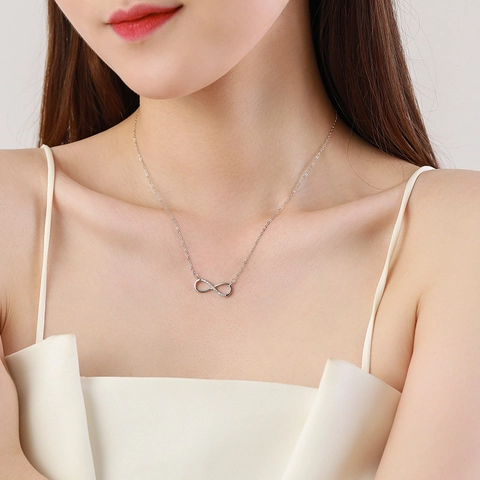 Collier Pendentif Infini en Argent Sterling 925 pour Femme Élégant Incrusté de Strass Cœur Amour Infini Chaîne de Clavicule Bijoux Cadeau