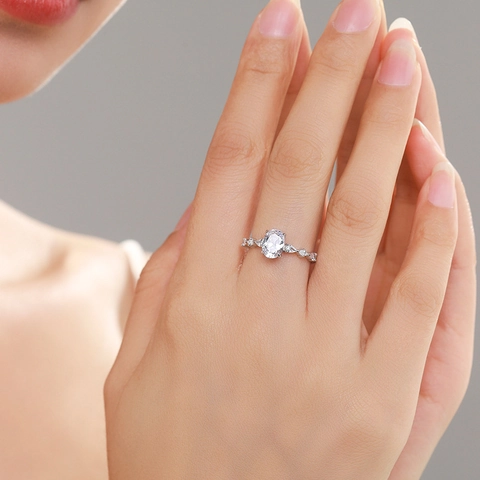 Anello in Argento Sterling S925 Ovale in Zirconia Cubica per Donna Elegante Zircone Intarsiato Fidanzamento Matrimonio Gioielli