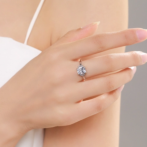 Luxury 925 Sterling Silver Rectangle Zirconia Ring Elegant Three-Stone Geometric Inlaid Ring For Women Wedding Party Jewelry