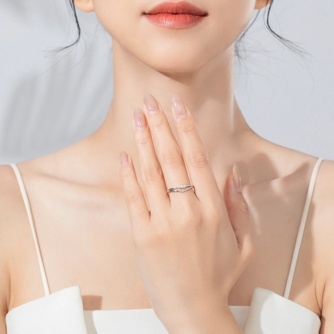 925 Sterling Silver Mobius Ring For Women Minimalist V Shape Double Layer 3 Rhinestones Micro Inlaid Stackable Fashion Ring Jewelry