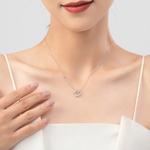 Collana con Pendente a Foglia Fortunata in Argento Sterling 925 per Donna Semplice Quadrifoglio Vuoto con Strass Gioielli