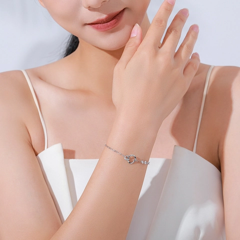 Bracciale S925 in Argento Sterling con Doppio Anello Intrecciato a Cuore per Donna Design di Nicchia Minimalista Zirconia Intarsiata Gioielli