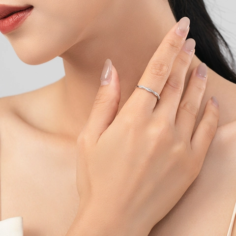 925 Sterling Silver Cross Twist Ring For Women Minimalist Micro Pave Zirconia Finger Ring Elegant Daily Versatile Jewelry Gift