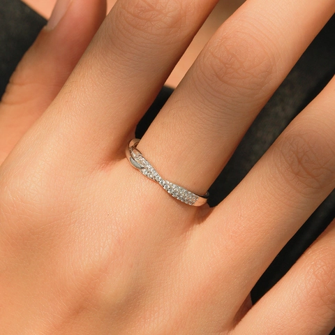 S925 Sterlingsilber Gekreuzter Möbius Ring Für Damen Leichter Luxus Nischen Design Zirkonia Eingelegt Pendler Zeigefingerring
