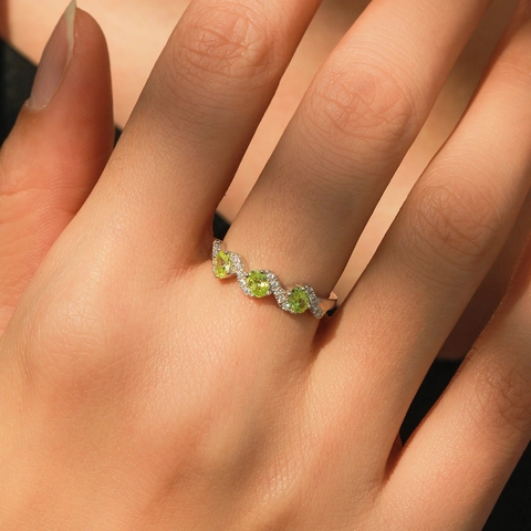 S925 Sterling Silver Wave Ring For Women Green Oval Zirconia Inlaid Fresh Niche Design Individual Closed Finger Ring Jewelry