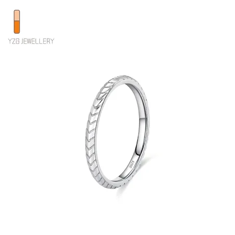 Anello in Argento Sterling 925 per Donna Minimalista Motivo a V Freccia Texture Metallica Gioielli Pendolari alla Moda Anello Argento