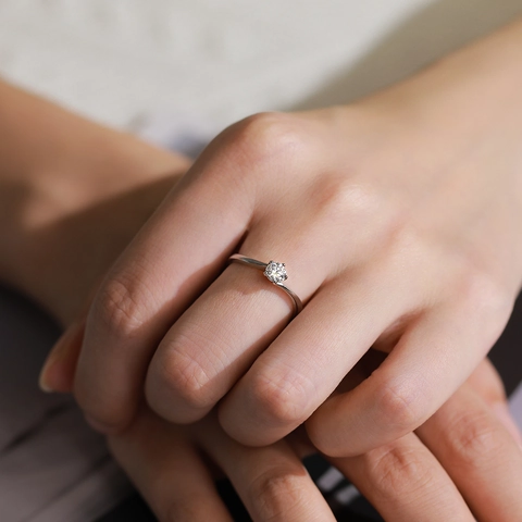 Anello Solitario in Argento Sterling S925 Esagramma a Sei Griffe Elegante con Zirconia Intarsiata Anello di Fidanzamento per Donna