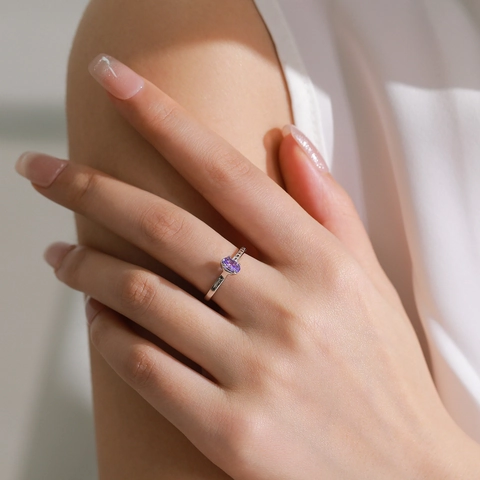 Eleganter S925 Sterlingsilber Lila Zirkonia Ring Für Damen Oval Taubenei Individuell Asymmetrisch Sweet Cool Modeschmuck