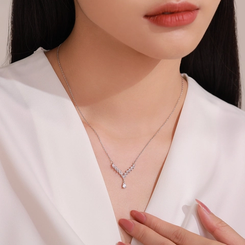Elegant S925 Sterling Silver V-Shaped Water Drop Pendant Necklace For Women Shining Zirconia Clavicle Chain Jewelry Gift