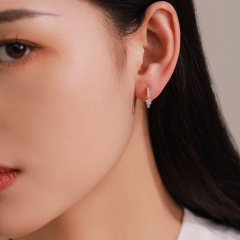 Boucles d'Oreilles Créoles Étoile en Argent Sterling 925 pour Femmes Petites Boucles d'Oreilles Huggie avec Zirconia Incrusté Bijoux