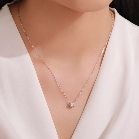 Collier Pendentif Cube Géométrique en Argent Sterling 925 pour Femme Chaîne de Clavicule Incrustée de Zirconia Cadeau Bijoux